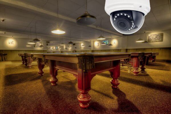 Billiard-Raum einer Spiel-Halle mit CCTV Kamera